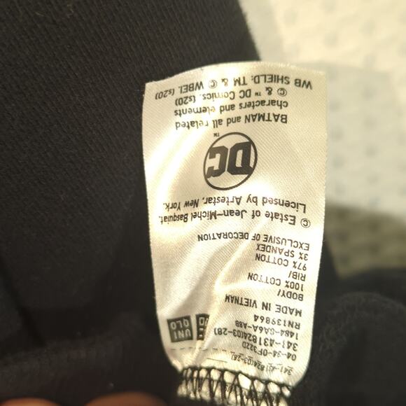 Uniqlo UT Hoodie Medium Black Jean-Michel Basquiat DC Batman Warner Bros Collab - Picture 4 of 6